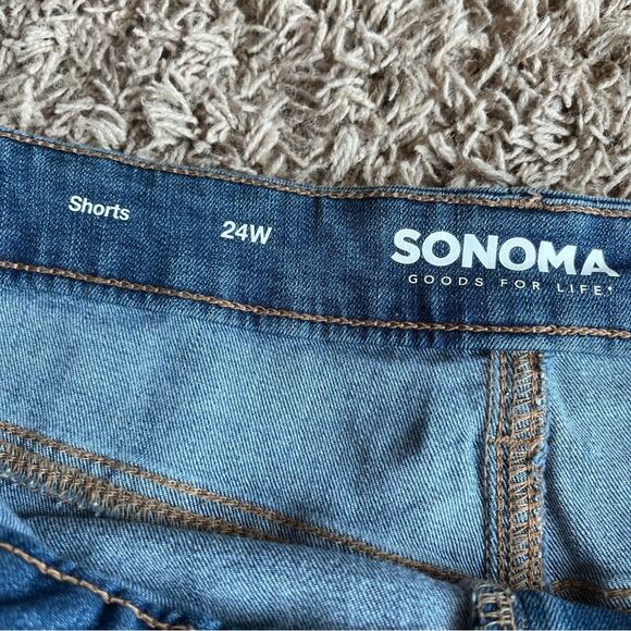 NWT! Sonoma Medium Wash Distressed High Rise Shorts Size 24W - Picture 4 of 7